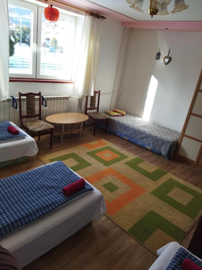 Lucky Cat Hotel Nova Lesna Bagian luar foto