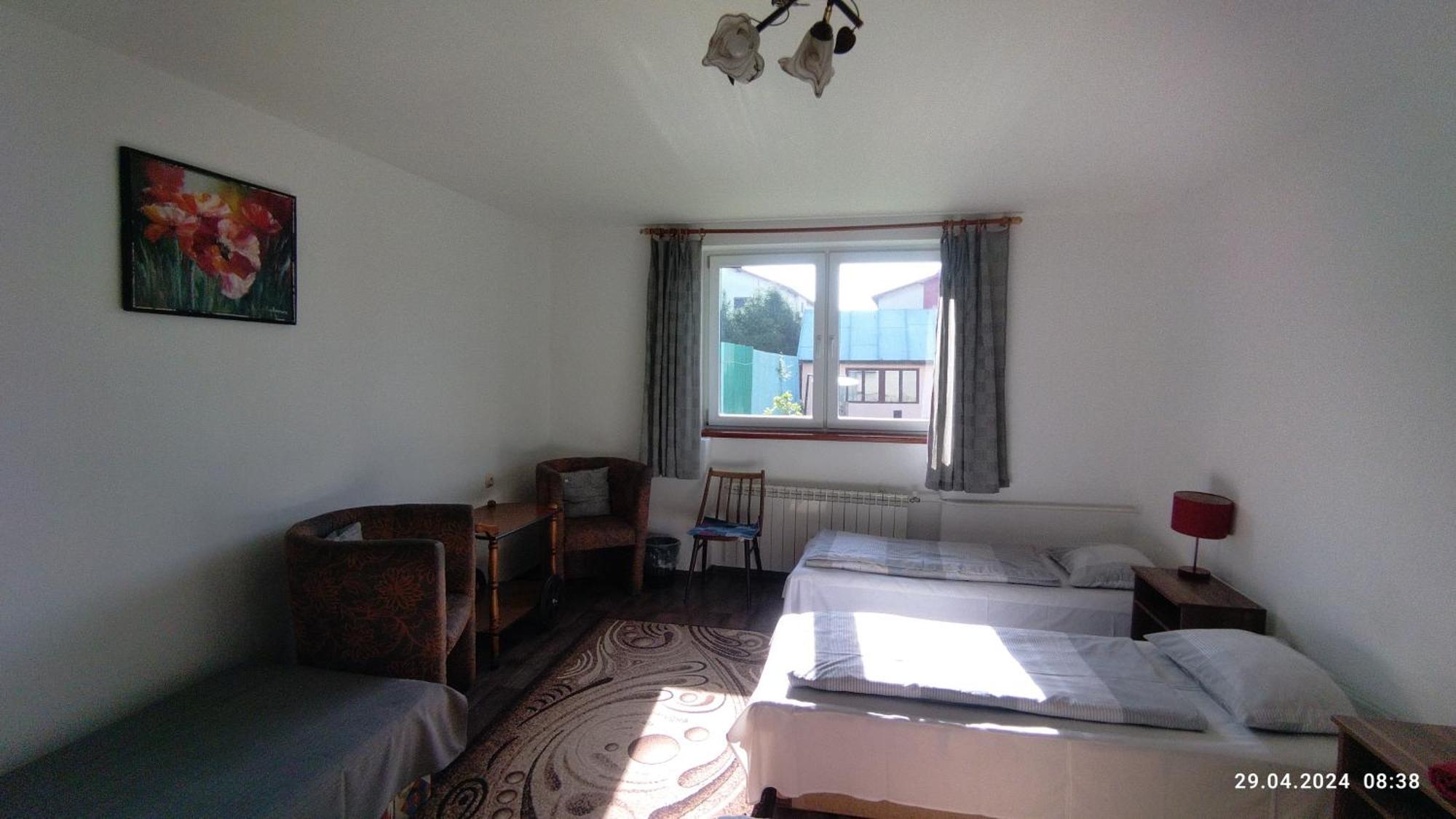Lucky Cat Hotel Nova Lesna Bagian luar foto